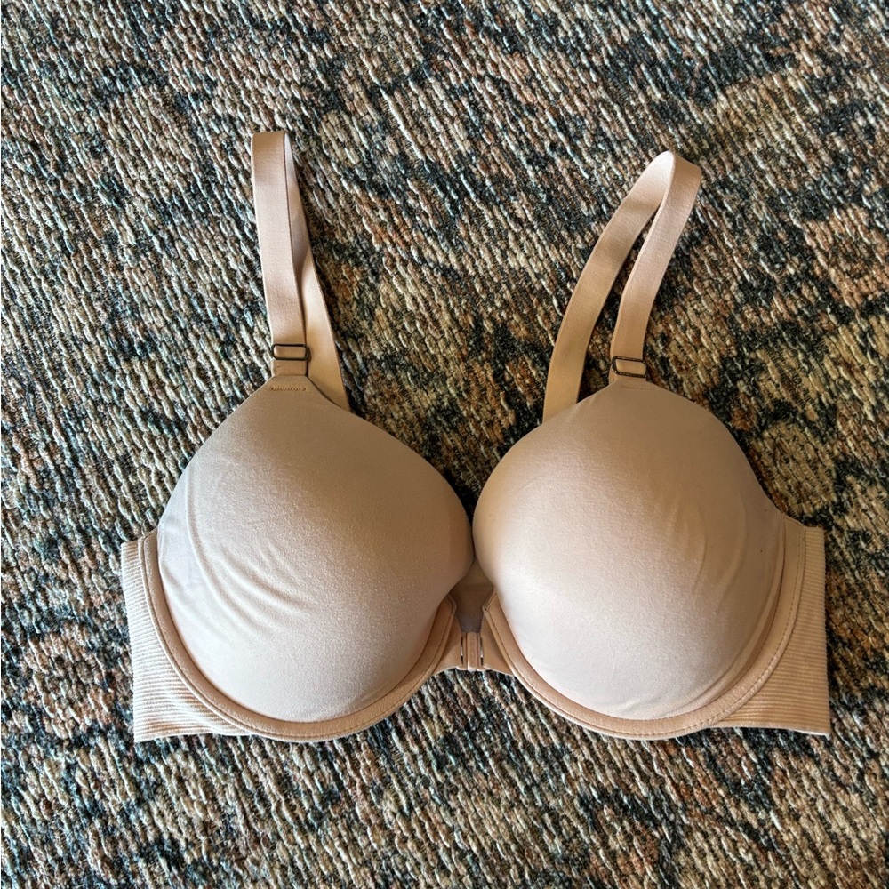 Spanx Seamless Full-Coverage Light Pink Front Clasp Bra